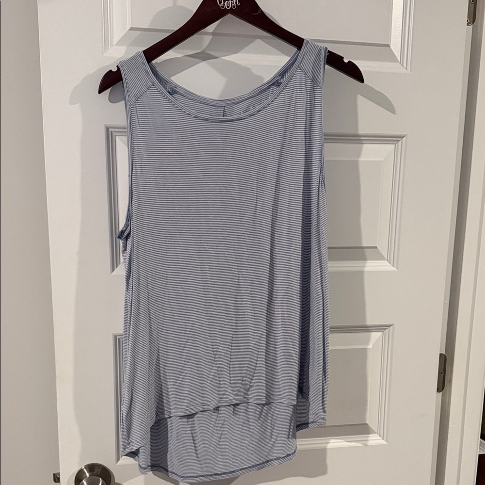 Loft Women's Blue and White Striped Seersucker Sleeveless Tank Top